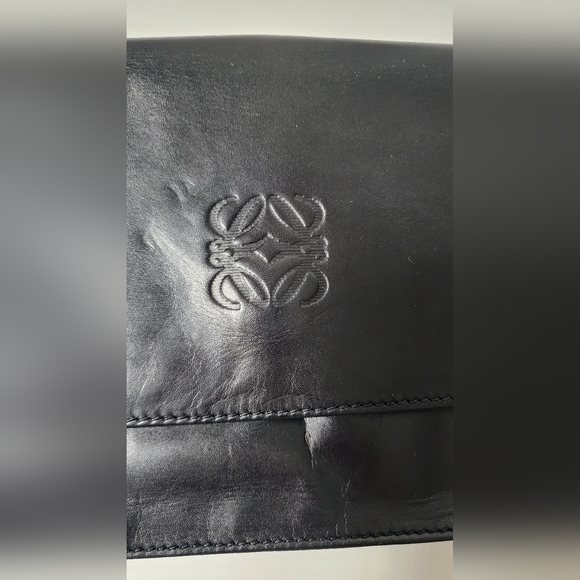 Loewe leather clutch with suede interior. - Picture 6 of 15